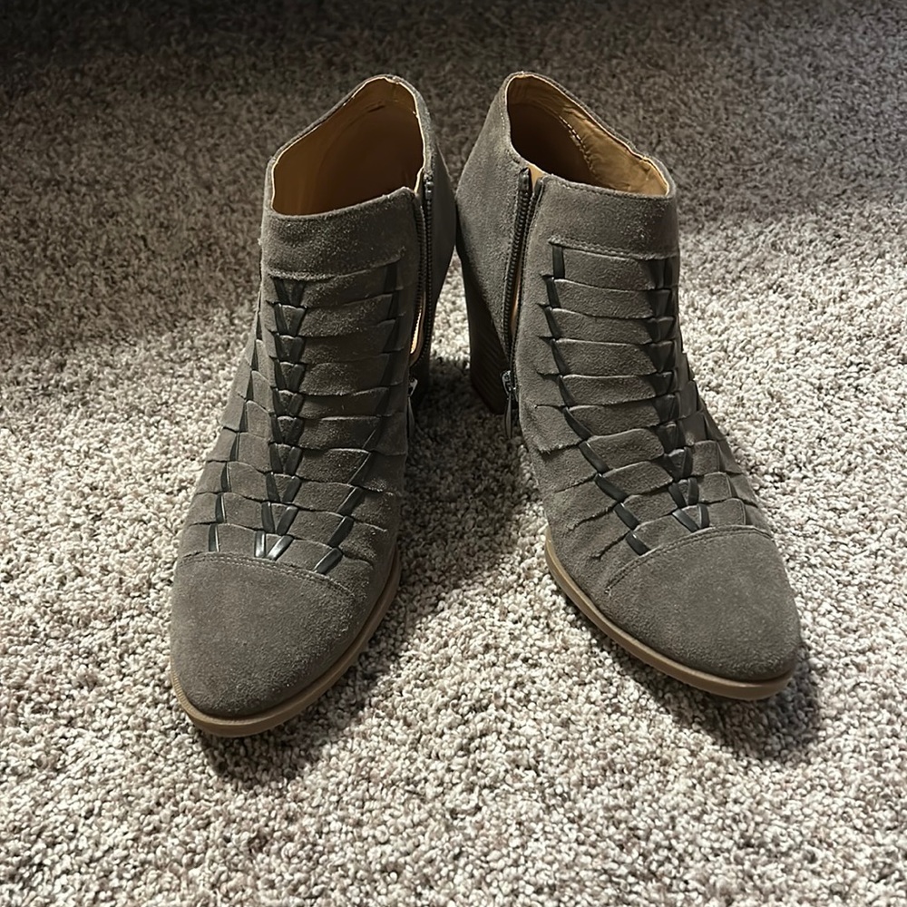 Fall grey ankle boots. Only worn a couple of times in great condition